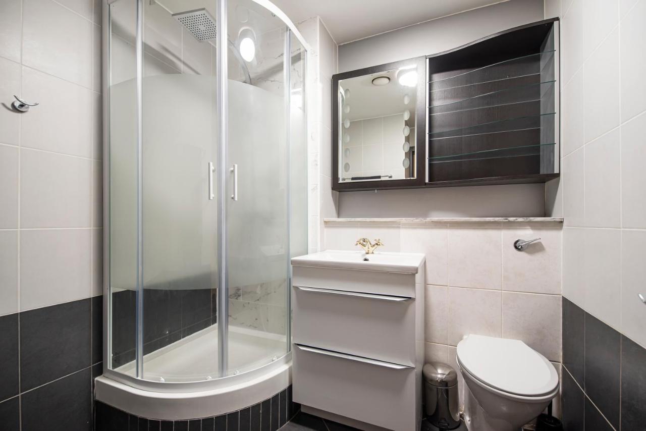 Large And Central 2 Bed Лондон Экстерьер фото