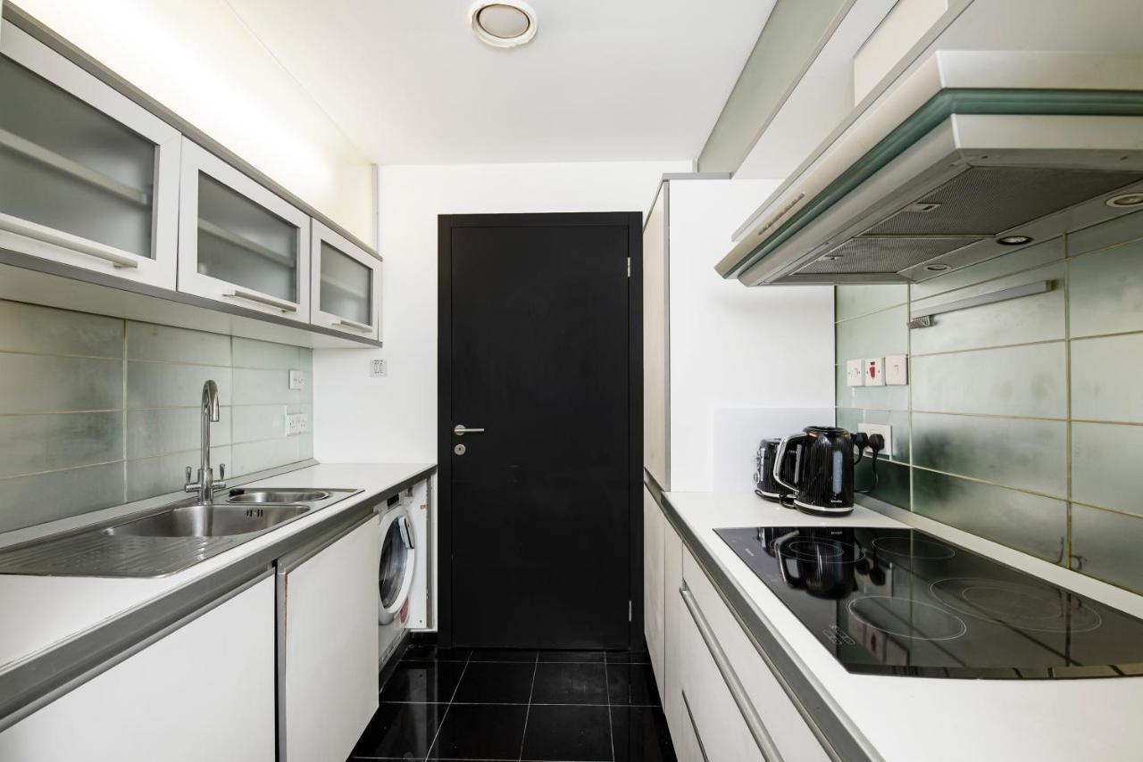 Large And Central 2 Bed Лондон Экстерьер фото