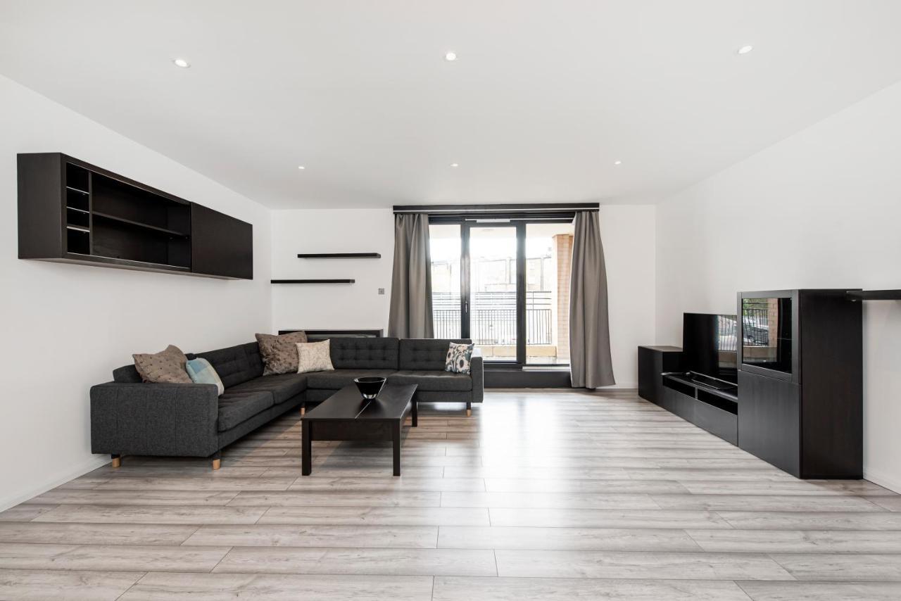 Large And Central 2 Bed Лондон Экстерьер фото